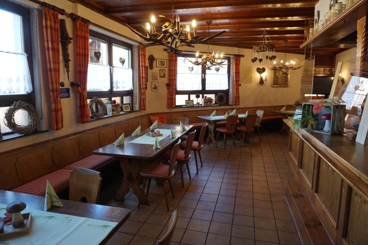 Gasthof Zum Loewen Mespelbrunn Exterior foto
